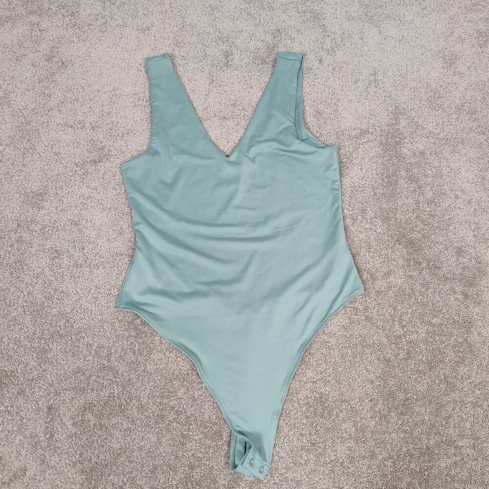Forever 21 Women's Green Bodysuit Size XL Casual Versatile Comfy